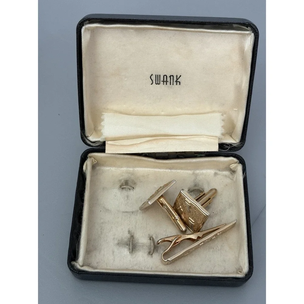 Vintage Footprints in the Sand Swank Goldtone Cufflinks and Tie Clip Christian